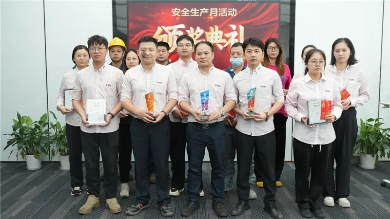 QGM „Saugos gamybos mėnesio“ veikla sėkmingai baigėsi, o saugos kultūra giliai įsišaknijusi žmonių širdyse.