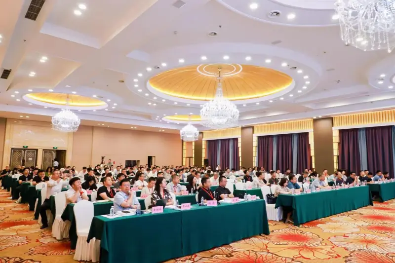 „Quangong Machinery Co., Ltd.“ dalyvauja 4-ojoje techninių mainų konferencijoje dėl visapusiško anglies pagrindu pagamintų kietųjų atliekų panaudojimo